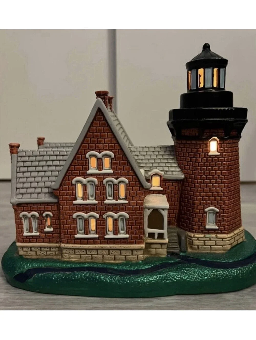 Geo.Z.Lefton block island southeast light portable lamp